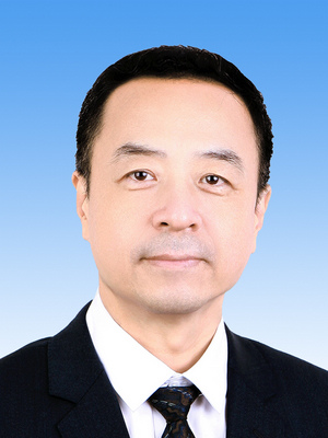 崔士鑫，男，漢族，1966年9月生，研究生學(xué)歷，中共黨員，現(xiàn)任人民日?qǐng)?bào)社副總編輯兼機(jī)關(guān)黨委書記。