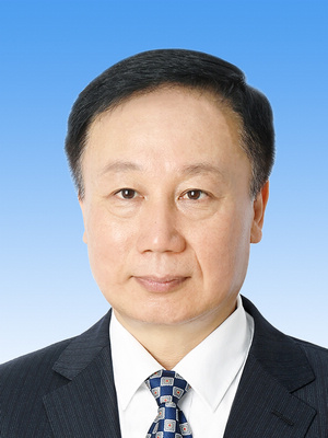 馬宏偉，男，滿族，1969年4月生，研究生學歷，中共黨員，現(xiàn)任人民日報社副總編輯。