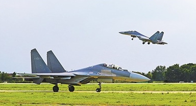 空軍航空兵某旅開展飛行訓練